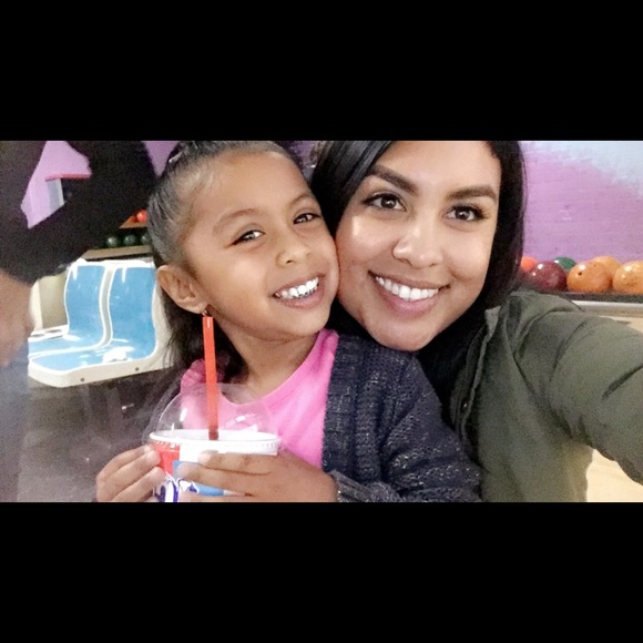 Meet your Posher, Sara - Picture 3 of 3